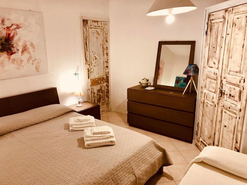 B&B Le Quattro Stagioni La Maddalena  Ngoại thất bức ảnh