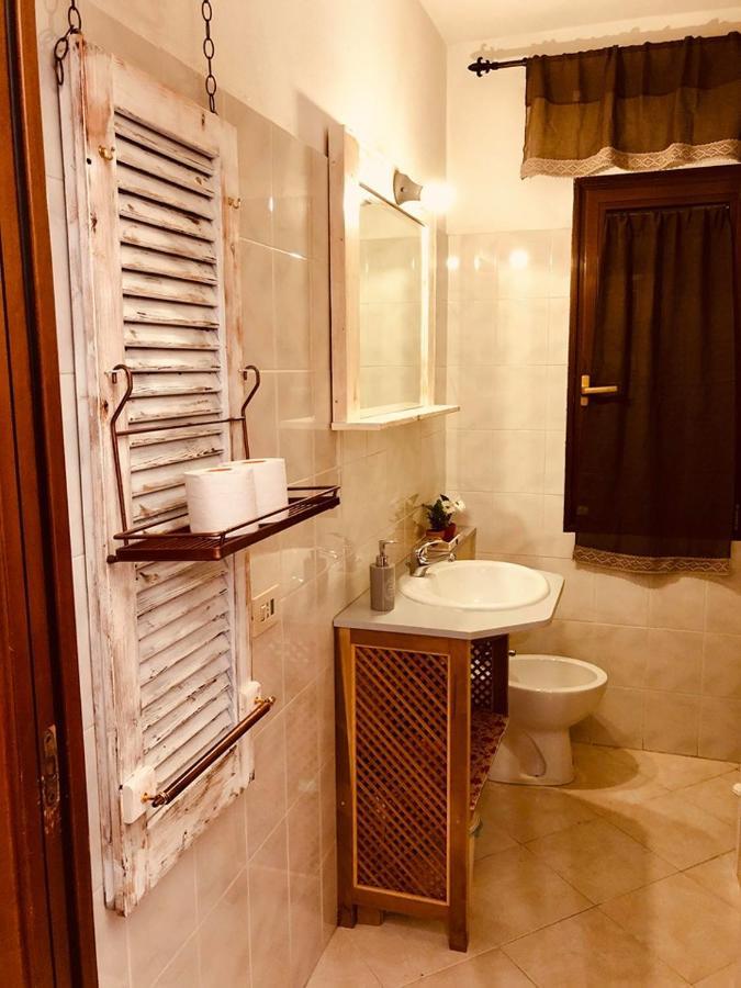 B&B Le Quattro Stagioni La Maddalena  Ngoại thất bức ảnh